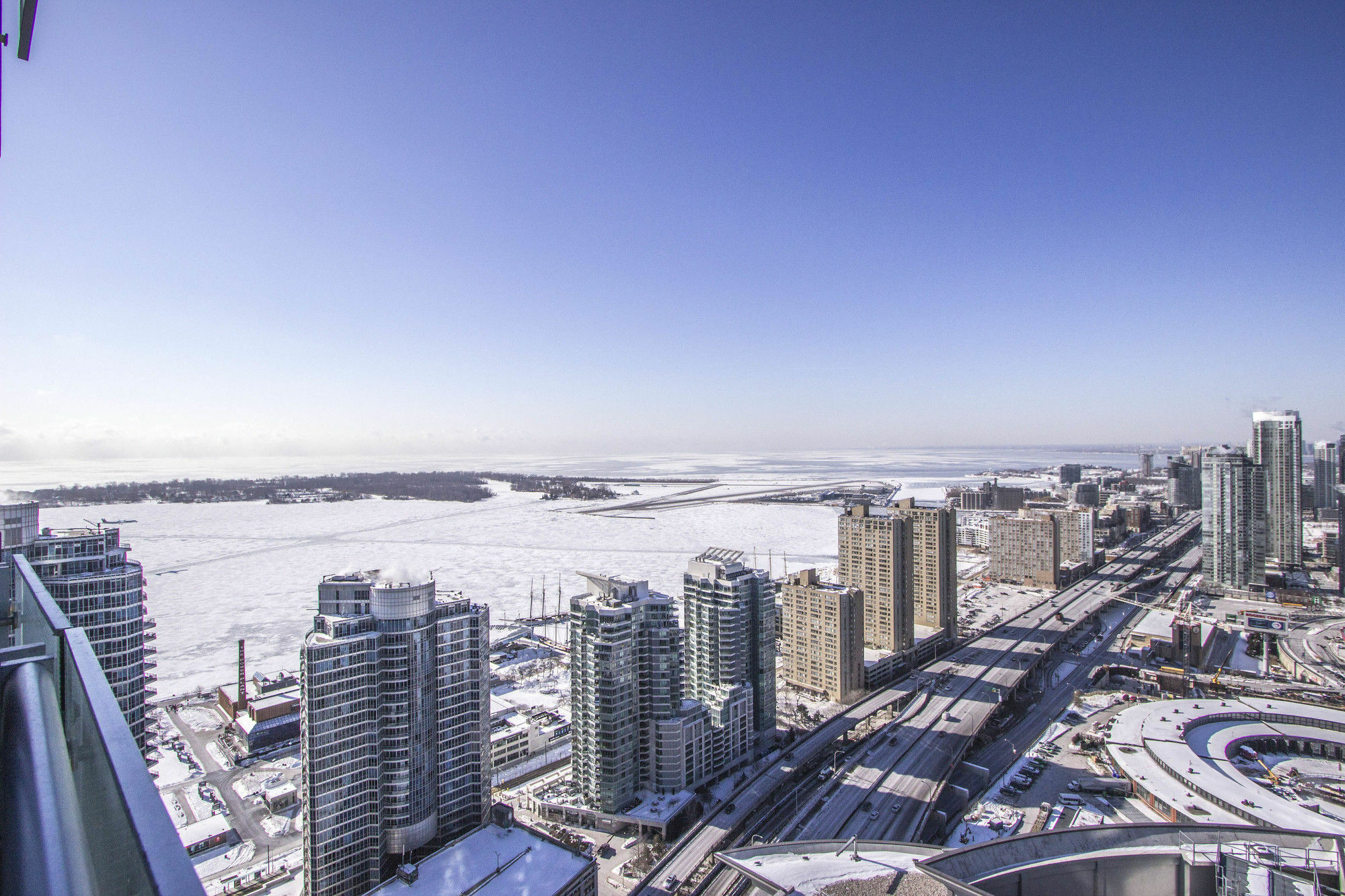 Ice - Lake And City View Toronto Exteriör bild